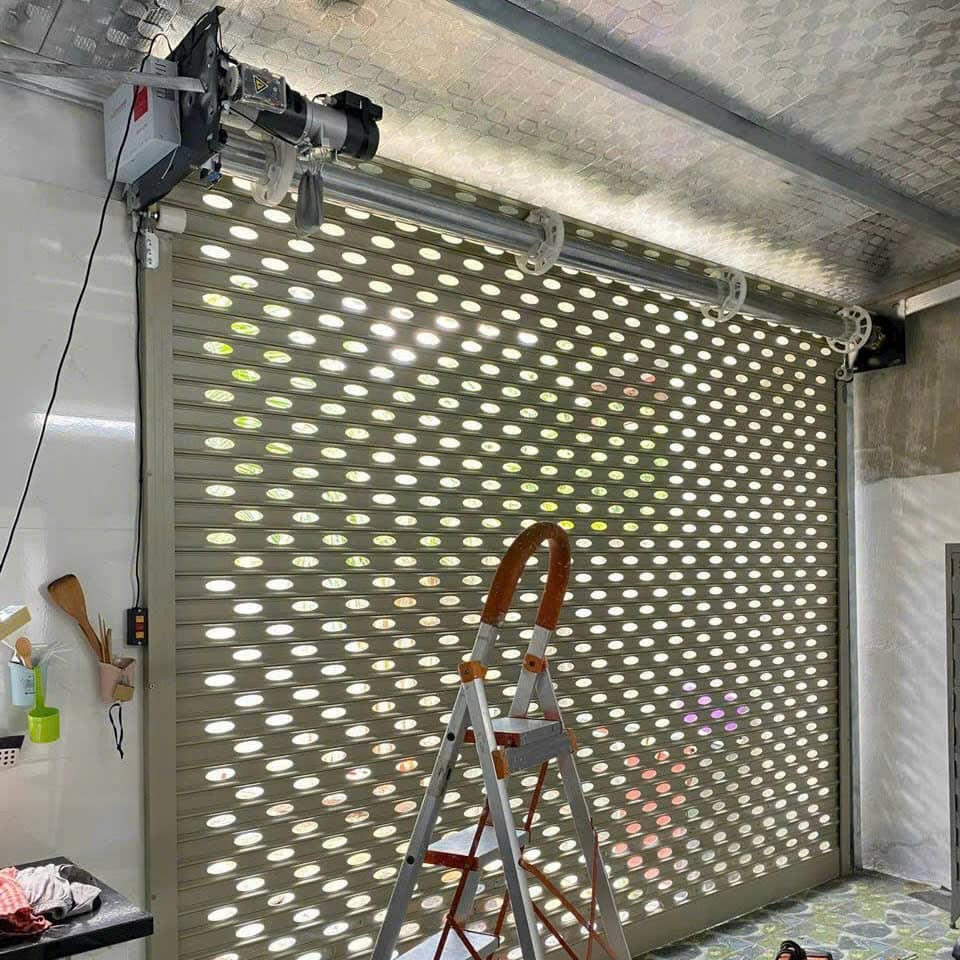 mẫu cửa cuốn khe thoáng