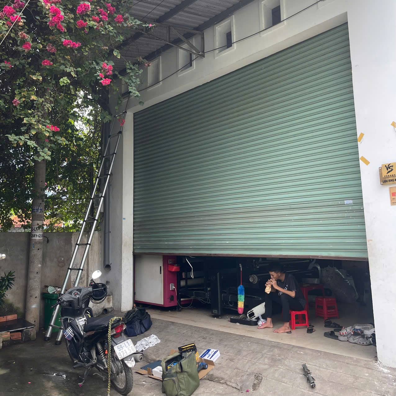 Bảo dưỡng cửa cuốn