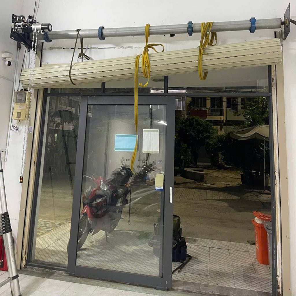 Sửa Cửa Cuốn Hai Bà Trưng - Thợ Giỏi Đến Ngay, Xử Lý Dứt Điểm 24/7 21 Vua Cửa Cuốn chuyên sửa cửa cuốn tại Hai Bà Trưng với đủ các lỗi hư hỏng