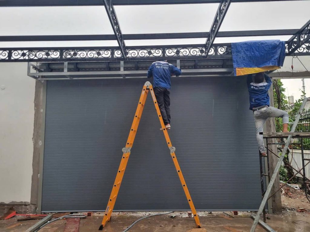 Báo Giá Cửa Cuốn Đức Chính Hãng 2025【Chiết Khấu Đến 30%】 1 Dịch vụ thay nan cửa cuốn