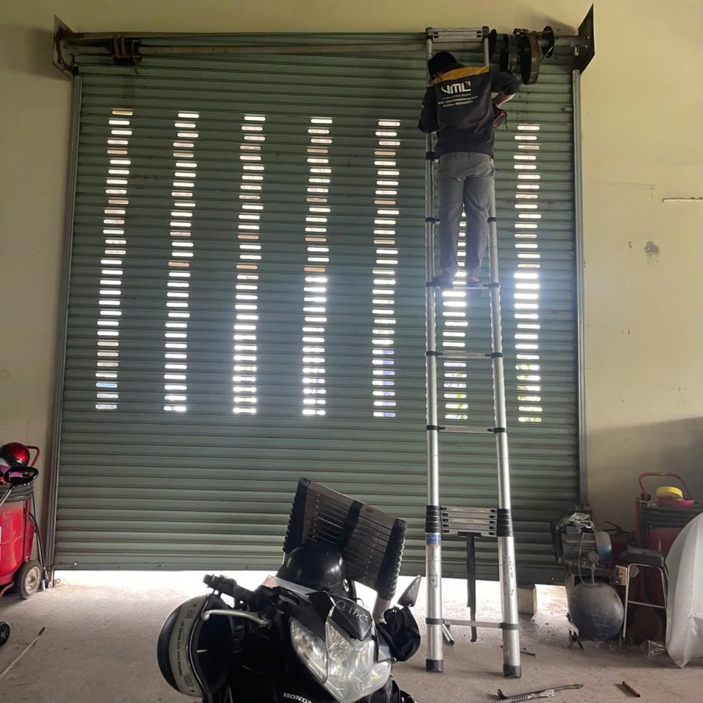 Sửa Cửa Cuốn Phường An Đông 24/7 – Uy Tín , Có Mặt 15 Phút 22 Thợ Sửa Cửa Cuốn Phường An Đông Uy Tín, Giá Tốt
