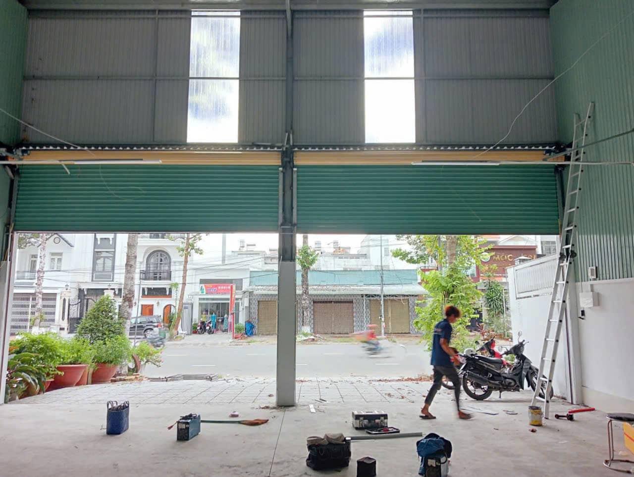 Mẫu cửa cuốn tự động giá rẻ Vua Cửa Cuốn