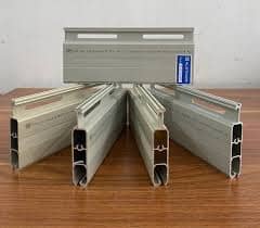 Cửa Cuốn Đức Có Mấy Loại? 2 Dòng Phổ Biến Nhất Hiện Nay & Cách Chọn Chuẩn 18 Cửa Cuốn Đức Có Mấy Loại? Phân Loại Chi Tiết & Tư Vấn Chọn Chuẩn Tại TP.HCM