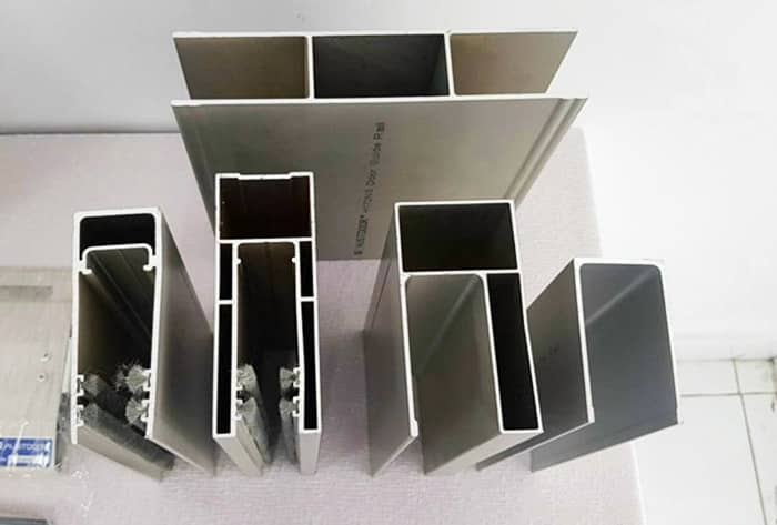 Tổng hợp các loại ray cửa cuốn mới nhất 2025 | Vua Cửa Cuốn 