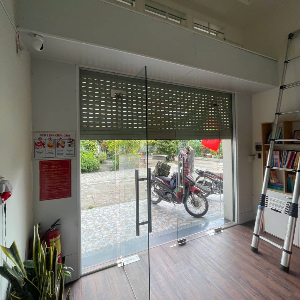 Dịch Vụ Sửa Cửa Cuốn Hải Dương 24/7 – Có Thợ Sau 15–30 Phút 14 Sửa cửa cuốn tại Hải Dương giá rẻ 24/24 gọi ngay Vua Cửa Cuốn