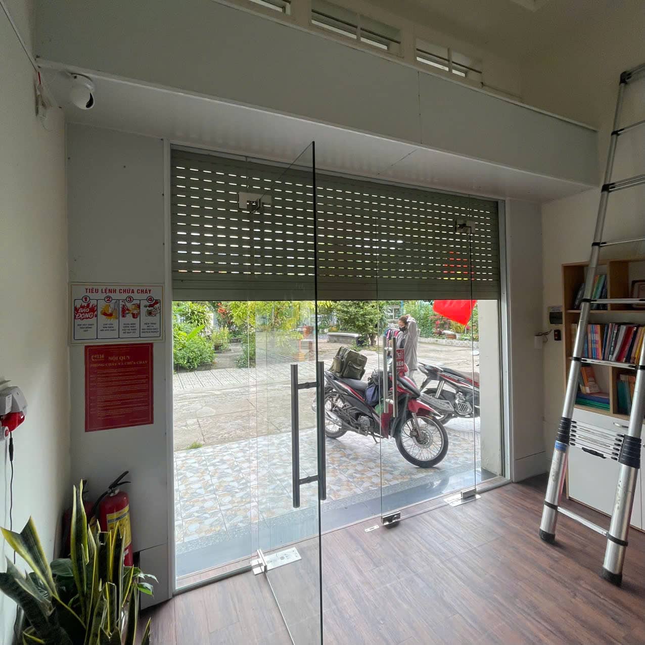 Sửa cửa cuốn Cầu Giấy giá rẻ 24/24 gọi ngay Vua Cửa Cuốn