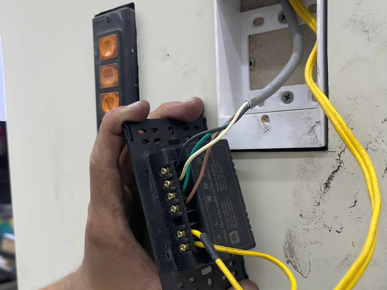 Cấu tạo sơ đồ đấu dây motor cửa cuốn