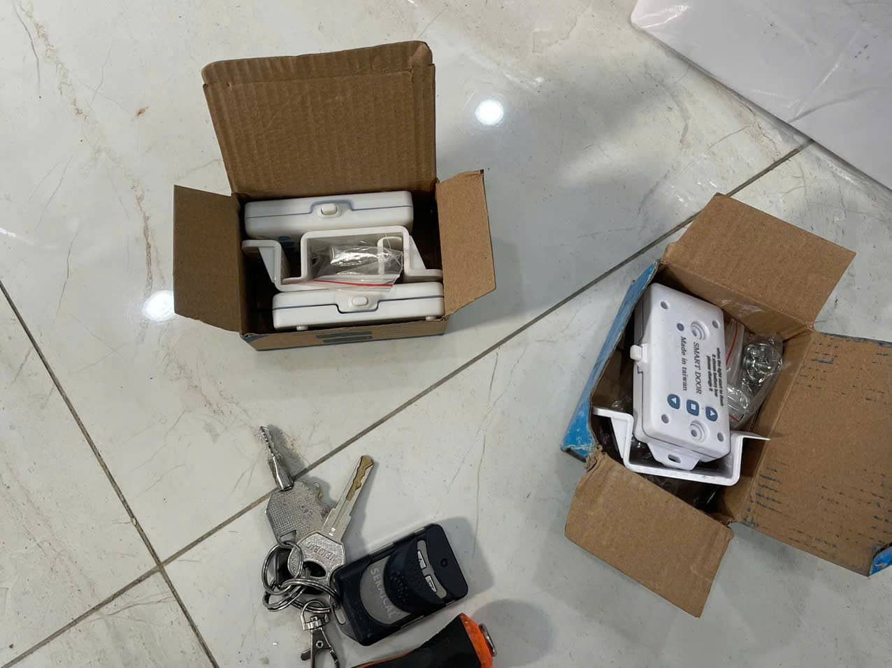 Báo Giá Bộ Cảm Biến Cửa Cuốn_Cách Lắp Đảo Bộ Chiều Chuẩn Kỹ Thuật Từ Vua Cửa Cuốn 7 Báo giá bộ cảm biến cửa cuốn tự dừng đảo chiều sự lựa chọn an toàn