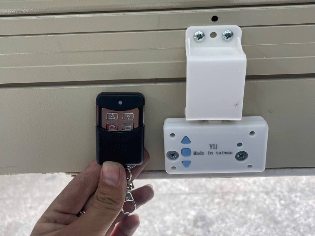 Bộ Cảm Biến Cửa Cuốn 2026 – Báo Giá, Cách Lắp & Cách Chọn 19 Hướng dẫn cách lắp bộ cảm biến cửa cuốn đảo
