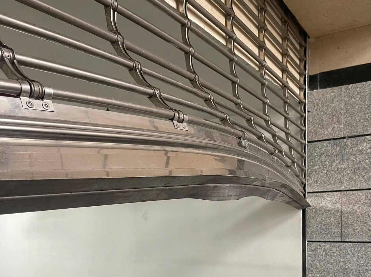 Sửa cửa cuốn Đông Anh giá rẻ 24/7 gọi ngay 0909930910