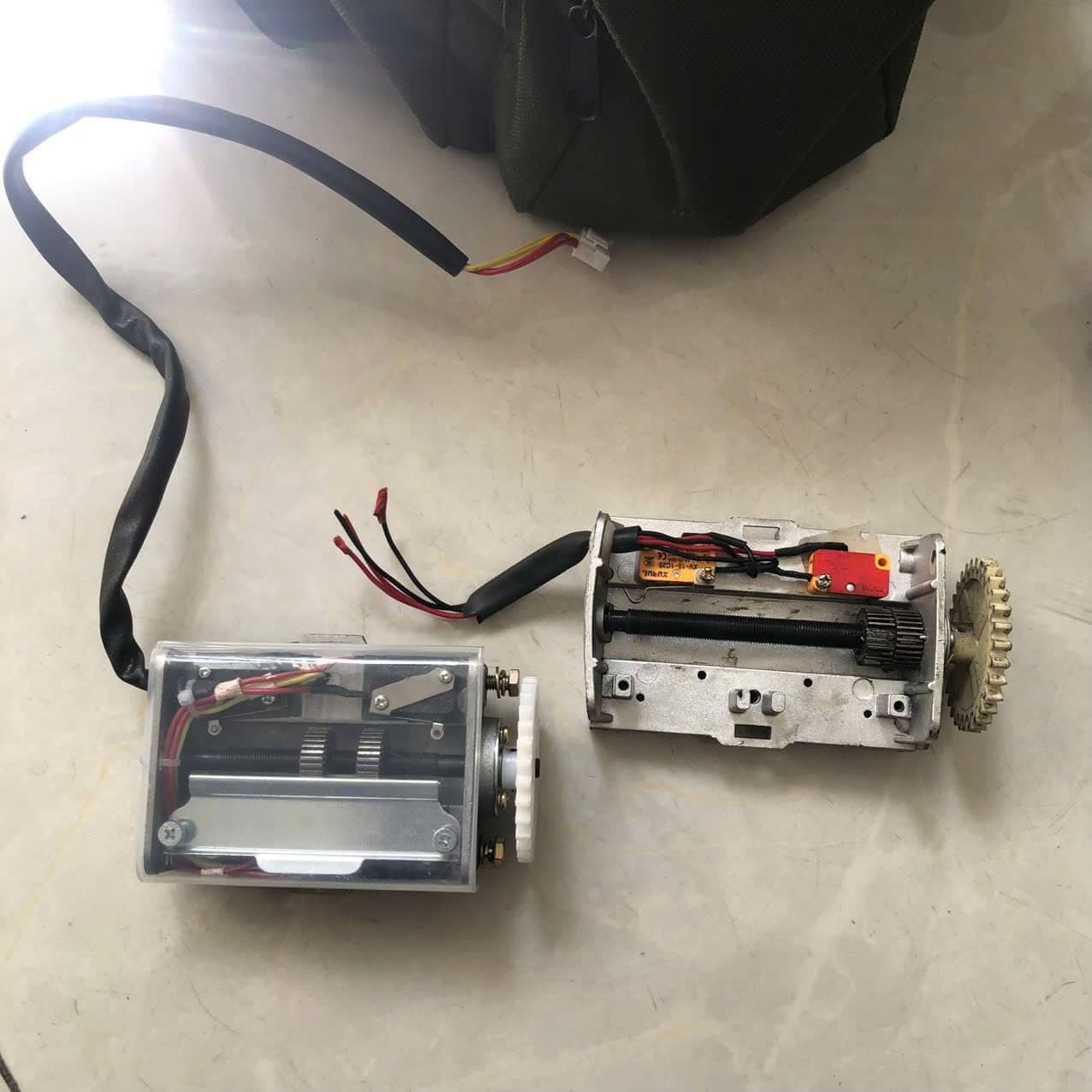 Thay mới sửa chữa bộ hành trình cửa cuốn giá rẻ gọi ngay 0909.930.910