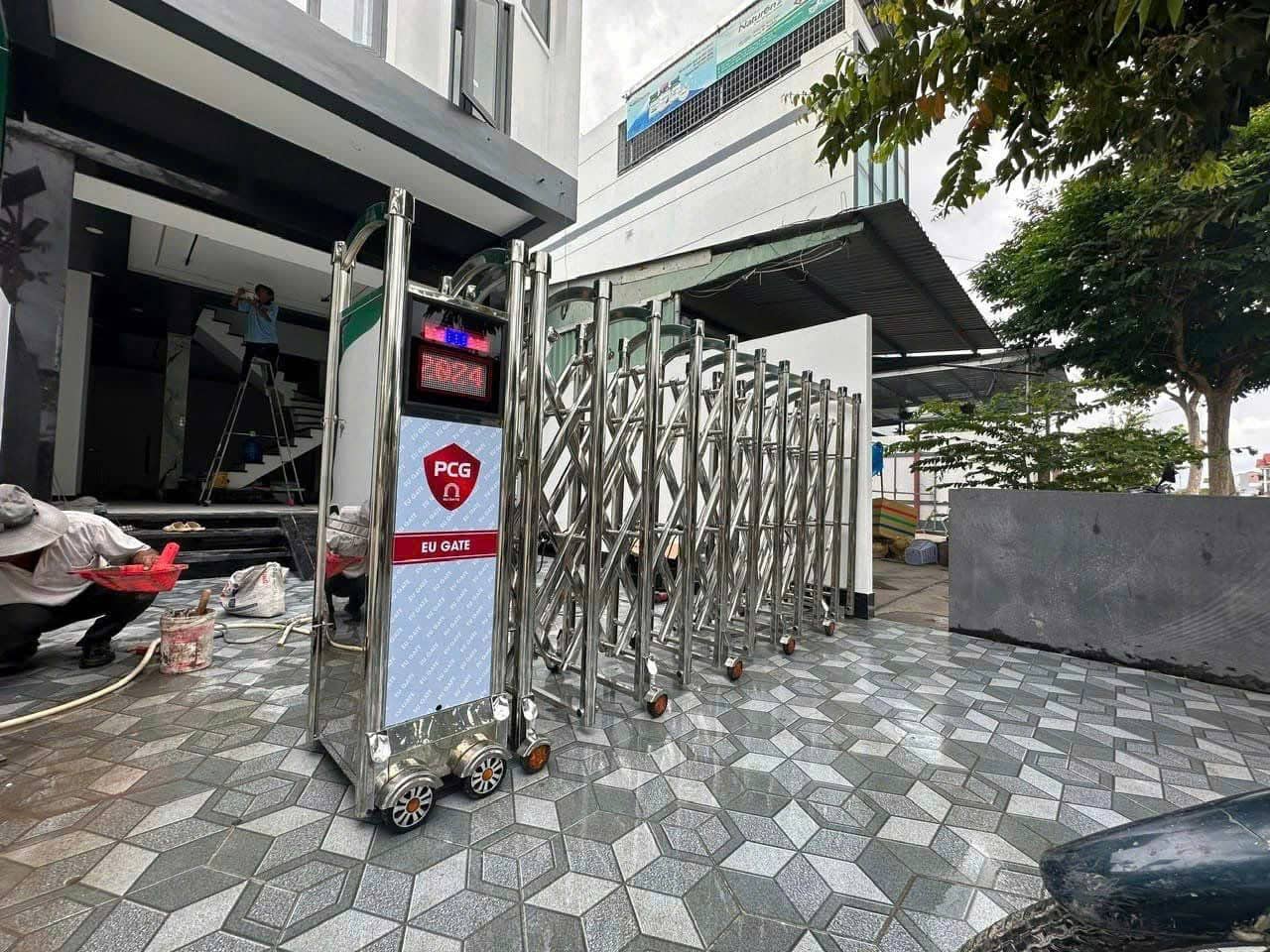 Dịch Vụ Sửa Chữa Cửa Xếp Tại TPHCM Giá Rẻ, Uy Tín: Thợ Đến Ngay 15 Phút✅ 20 Thợ Sửa Cửa Xếp TPHCM 24/7: Cứu Hộ Tại Quận 1, Gò Vấp, Bình Tân...