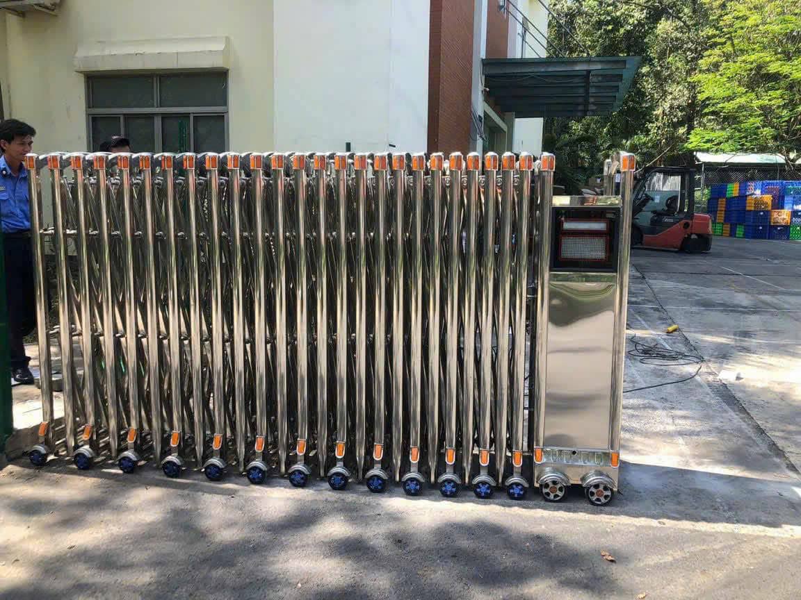 Dịch Vụ Sửa Chữa Cửa Xếp Tại TPHCM Giá Rẻ, Uy Tín: Thợ Đến Ngay 15 Phút✅ 24 Vua Cửa Cuốn - đơn vị sửa cửa xếp uy tín tại Sài Gòn