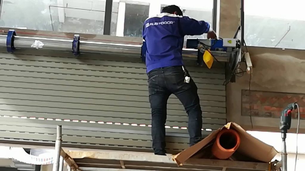 Hướng Dẫn Cách Lắp Motor Cửa Cuốn Chuẩn Kỹ Thuật 2026: Từ A-Z Cho Mọi Loại Cửa✅ 8 Cách Lắp Motor Cửa Cuốn Chuẩn Kỹ Thuật 2026 | Vua Cửa Cuốn