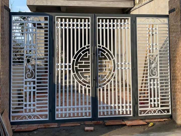 Khám Phá 30+ Mẫu Cửa Cổng Sắt 4 Cánh Đẹp Đơn Giản Cho Công Trình Hiện Đại✨ 14 Mẫu Cổng Sắt 4 Cánh Nhà Phố Hiện Đại