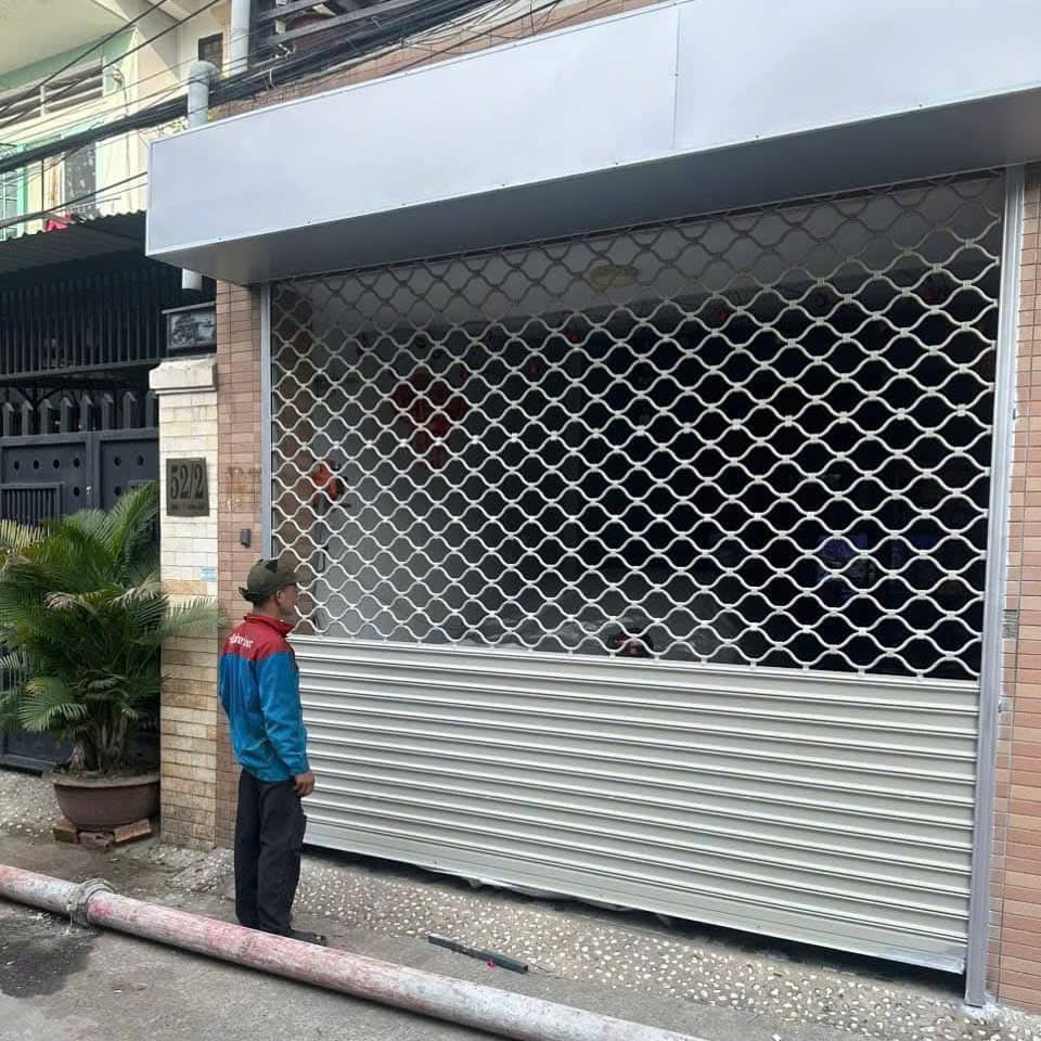 Nguyên Nhân Cửa Cuốn Bị Kẹt Không Lên Được: Cách Sửa Nhanh Tại Nhà 9 Lỗi cửa cuốn bị kẹt không lên được