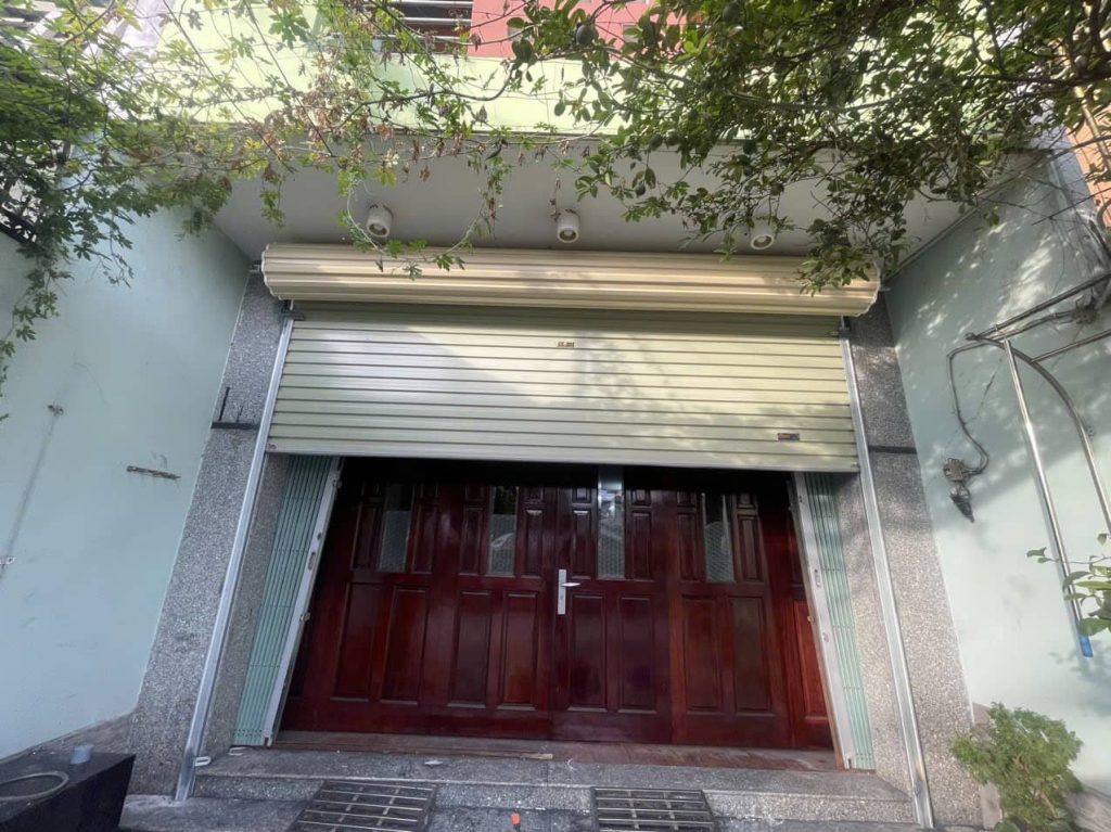 Lắp Đặt Cửa Cuốn Kéo Tay TPHCM – Thi Công Nhanh, Giá Tốt, Bền Chắc 10 Năm 12 Lắp Đặt Cửa Cuốn Kéo Tay TP.HCM – Giá Tốt, Thi Công Nhanh