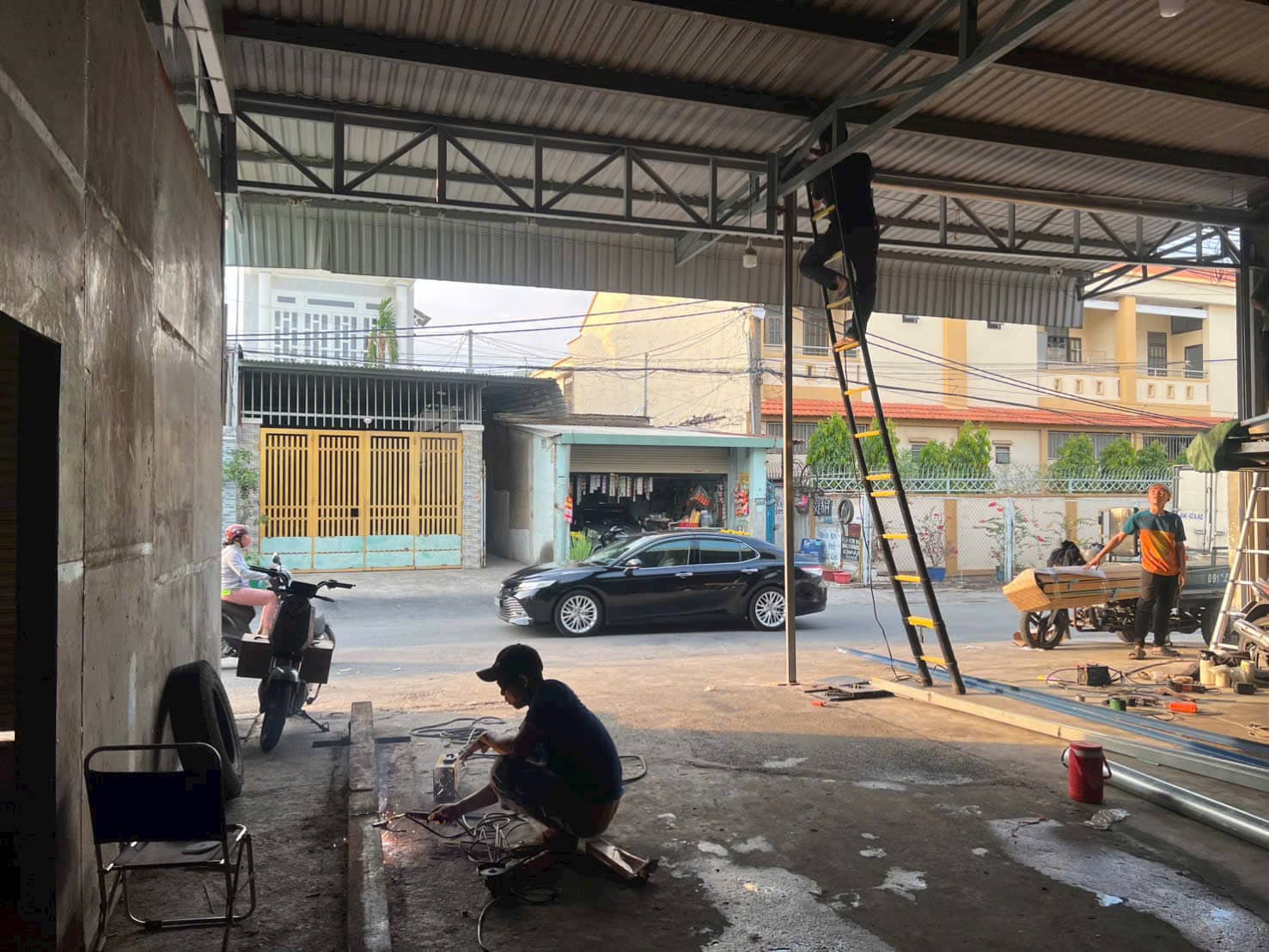 Sửa Cửa Cuốn Tại Bến Cát 24/24 | Giá Rẻ, Uy Tín, Bảo Hành Tốt 12 Sửa Cửa Cuốn Bến Cát 24/7 | Thợ Giỏi, Giá Tốt, Có Mặt Nhanh