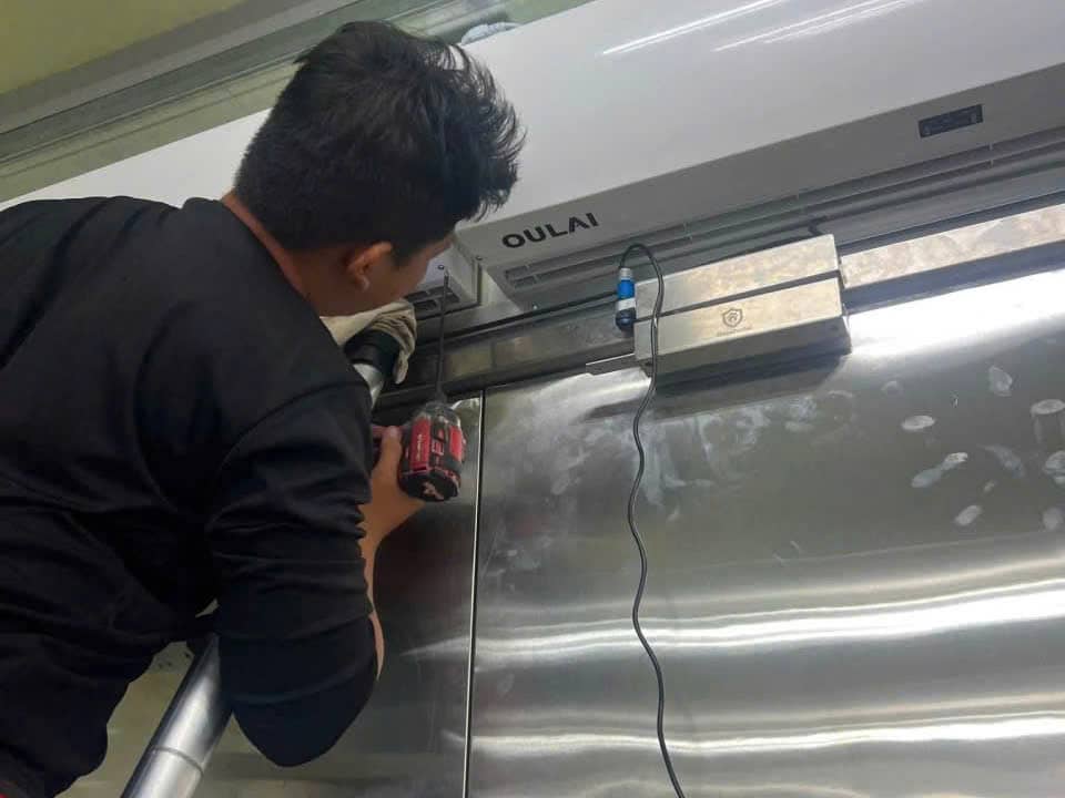 Sửa Cửa Tự Động Tại TPHCM & Hà Nội – Uy Tín, Thợ Giỏi Có Mặt Ngay 23 Sửa Cửa Kính Tự Động Tận Nơi – Kiểm Tra Đúng Lỗi, Báo Giá Trước
