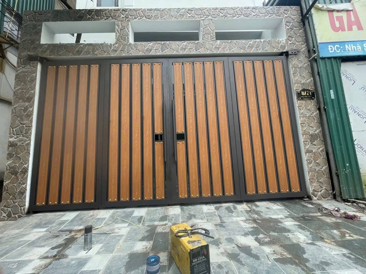 Sửa Cửa Tự Động Tại TPHCM & Hà Nội – Uy Tín, Thợ Giỏi Có Mặt Ngay 23 Vua Cửa Cuốn – Giải Pháp Sửa Chữa Cửa Tự Động Toàn Diện