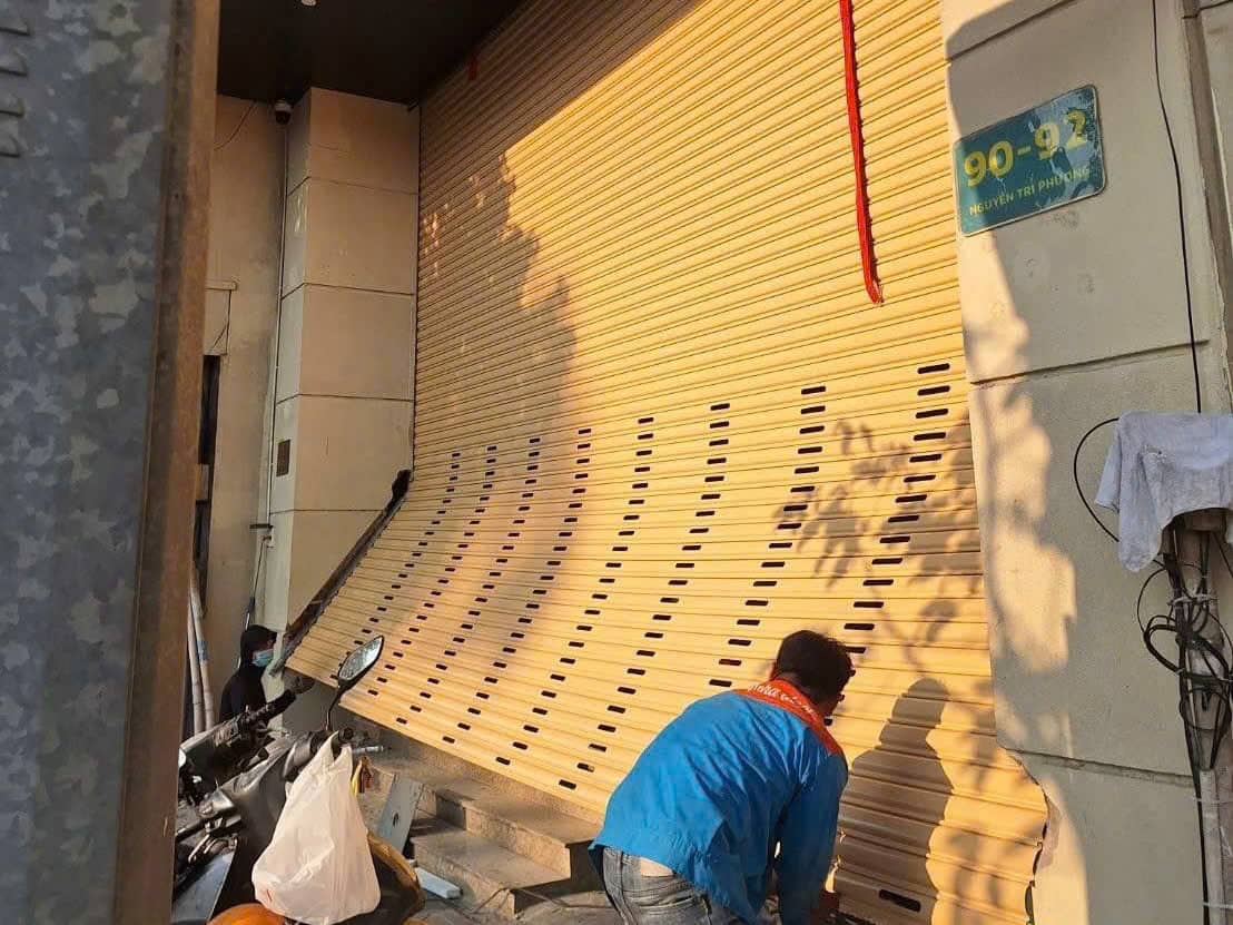 Sửa Cửa Cuốn Phường Bến Thành – Thợ Chuyên Nghiệp, Có Mặt Trong 30 Phút, Phục vụ 24/7 12 Sửa Cửa Cuốn Phường Bến Thành 24/7 – Thợ Tới Nhanh