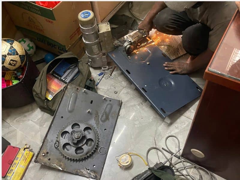 Sửa Cửa Cuốn Phường Long Bình 24/7 – Thợ Gần, Báo Giá Rõ 13 Dịch Vụ Sửa Cửa Cuốn Phường Long Bình – Có Thợ 24/7