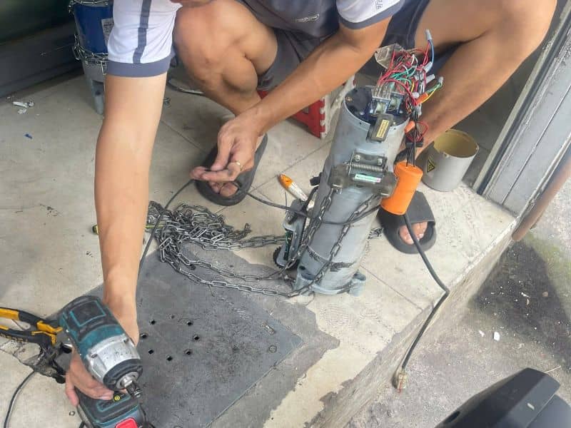 Sửa Motor Cửa Cuốn Tại TPHCM Và Hà Nội 24/7 – Nhanh, Rõ Giá, Có Bảo Hành 21 Vua Cửa Cuốn Sửa Motor Cửa Cuốn Tại TPHCM Và Hà Nội Cho Nhà Ở, Gara, Cửa Hàng