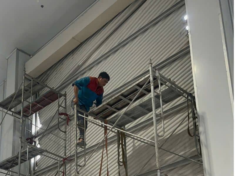Sửa Cửa Cuốn Phường Hoàng Liệt 24/7 – Kiểm Tra Đúng Lỗi, Bảo Hành Rõ Ràng 13 Sửa Cửa Cuốn Phường Hoàng Liệt – Sửa Motor, Remote Và Bộ Lưu Điện
