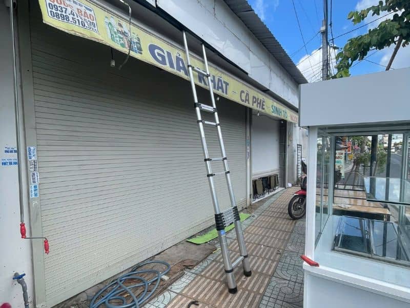 Thợ Sửa Cửa Cuốn Phường Định Công – Xử Lý Cửa Kẹt, Lệch Ray 24/7 13 Sửa Cửa Cuốn Phường Định Công 24/7 – Có Thợ Sau 15–30 Phút | Vua Cửa Cuốn